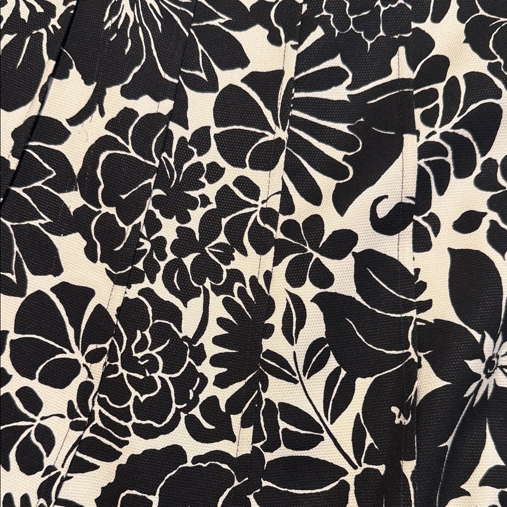 Ann Taylor Black and White Floral A-Line Skirt - Picture 4 of 4